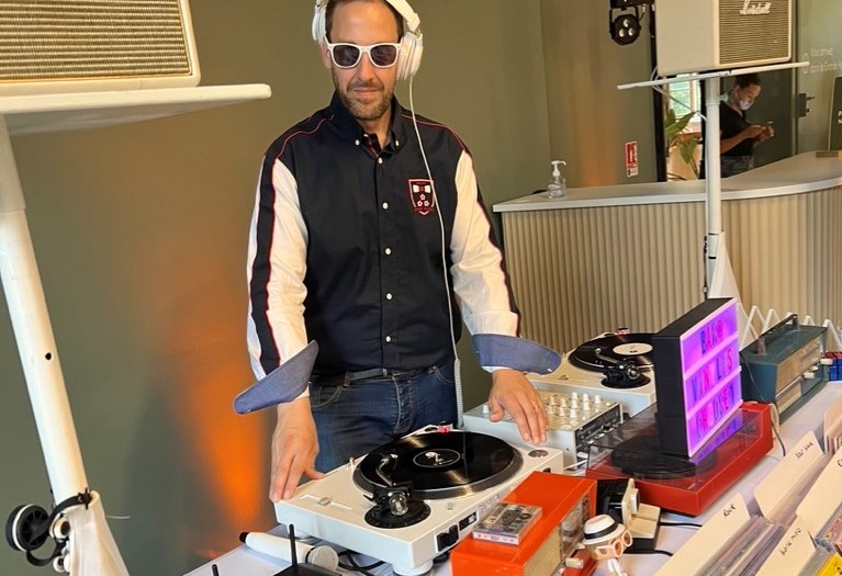 Lyon. Avec son bar à vinyles et ses DJ, Brice Etienne maîtrise la musique de l’évènementiel