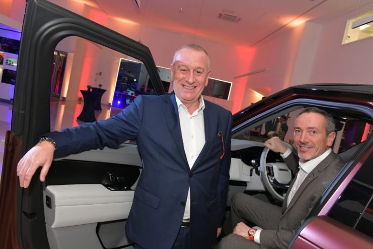 Inauguration Jaguar Land Rover Limonest. Avec Jaguar FPace finition