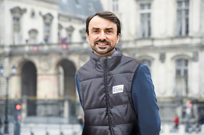 Lyon. Avec ses doudounes du Bangladesh, Grégory Doucet rhabillé pour l’hiver !