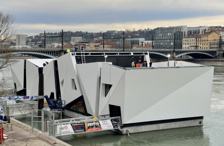 Lyon. Partons à l’abordage du nouveau théâtre flottant L’Île Ô