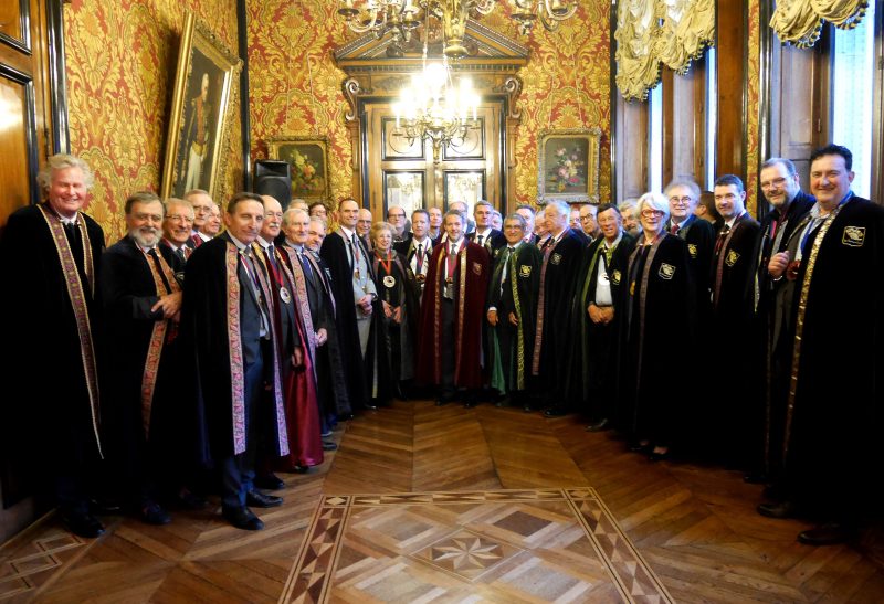 Pennons de Lyon. Deux nouveaux dignitaires intronisés chez le gouverneur militaire