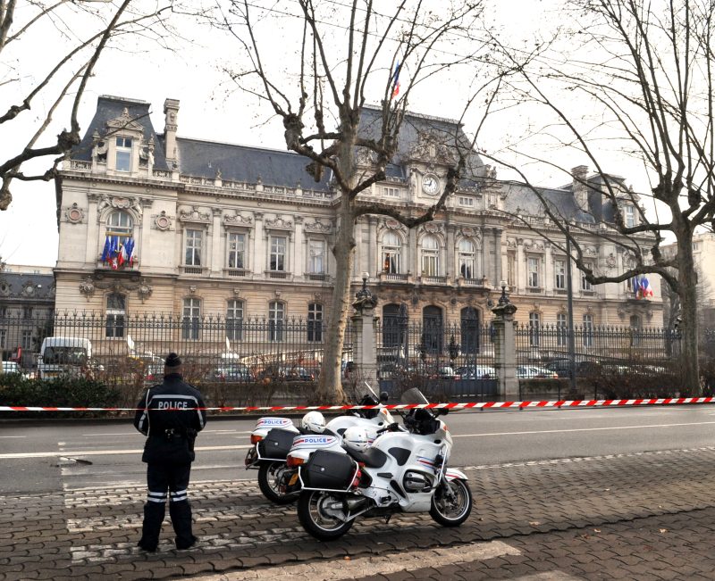 Manifestation à Lyon. Pas de black-out à la Préfecture du Rhône