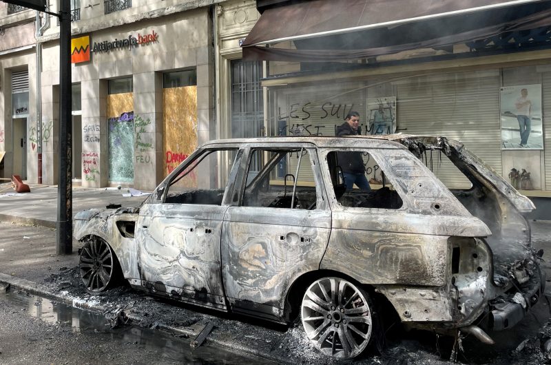 La manif du 1er mai à Lyon tourne au chaos. Une centaine de magasins détruits ou vandalisés !