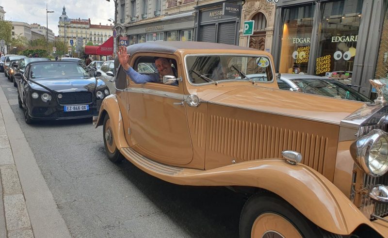 Les voitures de collection ont fait le show lors de la Traversée de Lyon