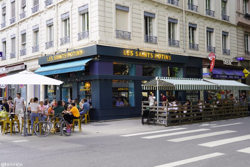 Les plus belles terrasses de Lyon. Les Saints Potins, une belle histoire