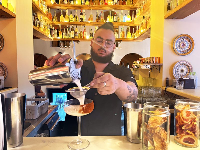 Les cocktails du Tigermilk. Maxime Baulaz vient apporter un peu de piment
