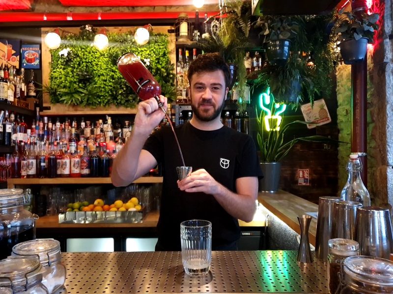 Les cocktails de L’Artchimiste. Yohan Arguel manie l’art et la chimie pour créer l’exception