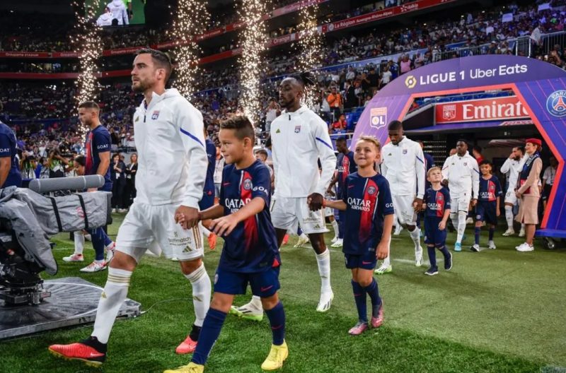 Les tribunes VIP d’OL – PSG. Une rentrée déclassée…