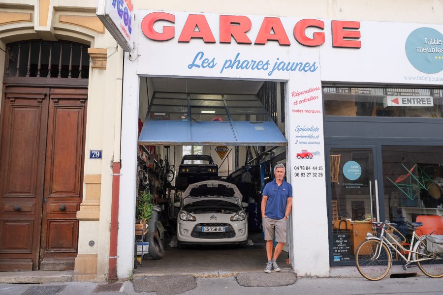 Amendes, suppression du stationnement… la mairie de Villeurbanne martyrise un garagiste