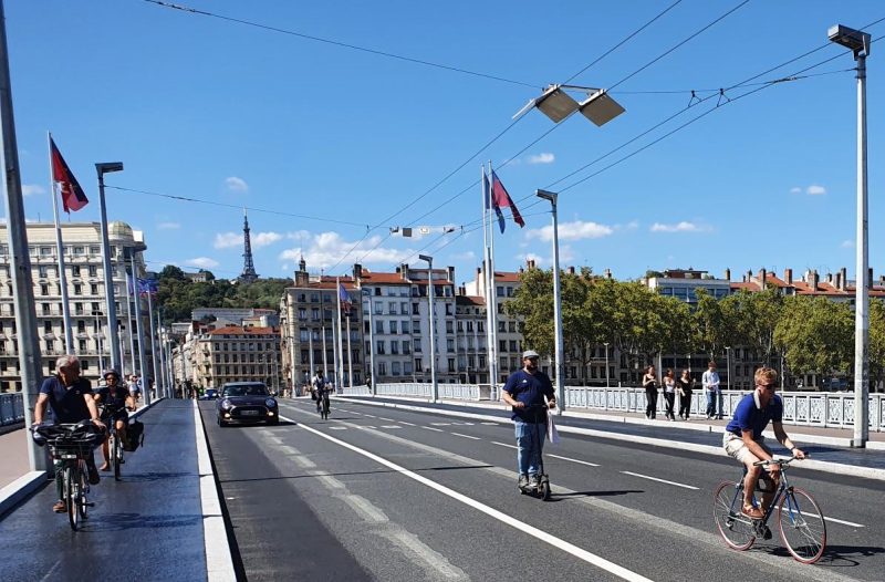 Lyon. Les écologistes ridiculisés par leurs fans sur le Pont Lafayette