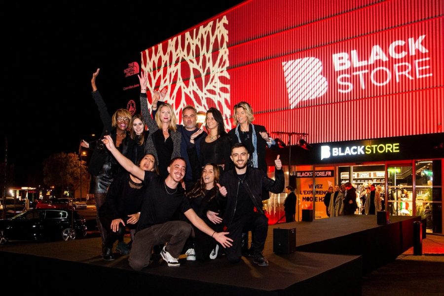 Près de Lyon. Inauguration de Blackstore