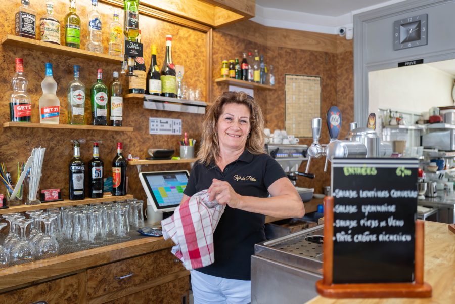 CAFE DES POSTES. Dans le top 50 des meilleurs bouchons lyonnais