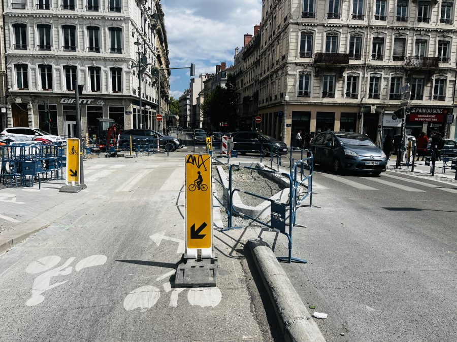 Lyon. Le Pont Wilson bloqué par une nouvelle installation accidentogène des écologistes