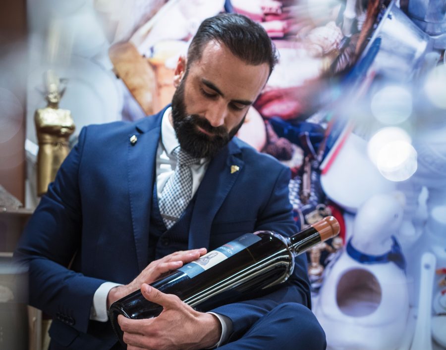 Les 100 ans du restaurant Paul Bocuse. Portrait du sommelier Maxime Valery