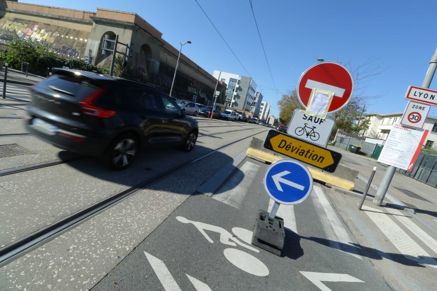 Lyon. Avenue Rockefeller en sens interdit. Les écologistes passent en force