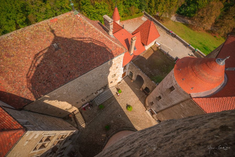 Pour visiter le château, comptez 10 euros pour les adultes et six pour les enfants.