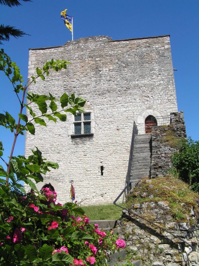 La Tour médiévale est le dernier vestige du château du Xie siècle.