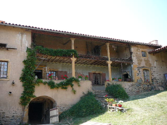 Le patrimoine bâti agricole du village ne manque pas.