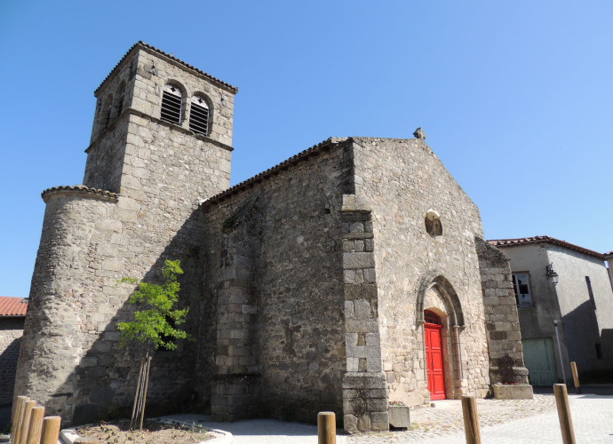 La chapelle romane est aujourd’hui désacralisée.