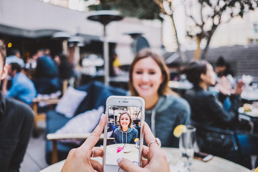 Du smartphone à la déclaration : transformer des photos du quotidien en œuvres d’art grand format