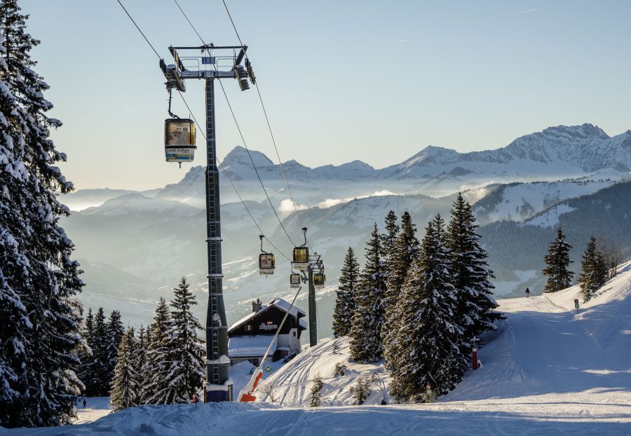 Megève. Les professionnels se mobilisent pour la réouverture des remontées mécaniques du Mont d’Arbois