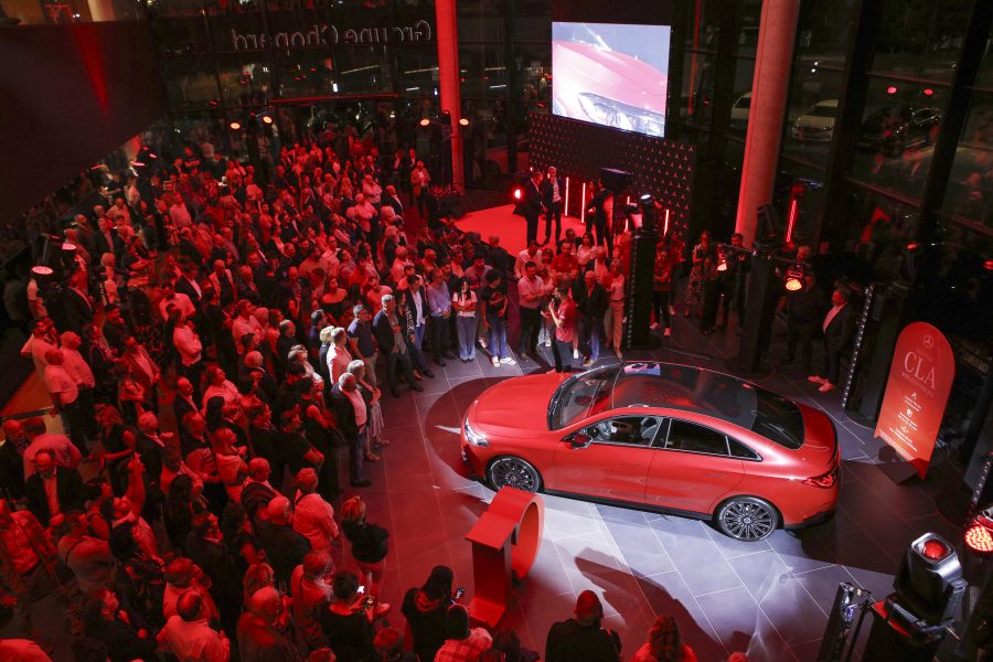 Près de Lyon. Inauguration de l’impressionnante concession Mercedes-Benz