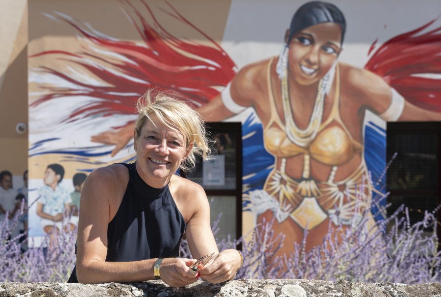 Portrait d’artiste. Elodie Iwanski habille les murs de nos villes