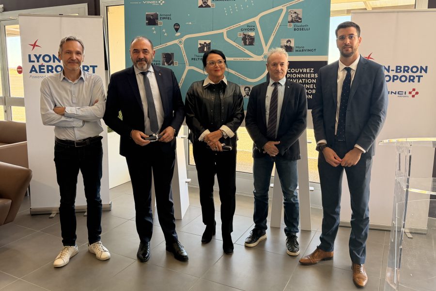 Aéroport Lyon-Bron. Ses rues s’offrent un baptême de l’air dans le passé
