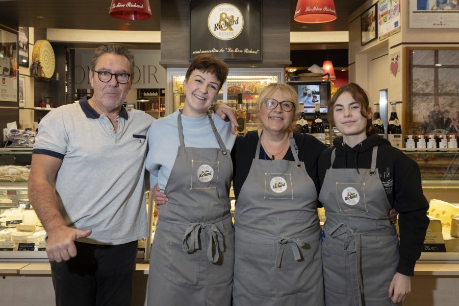 Ils font les Halles de Lyon. Fromagerie la Mère Richard, la mémoire dans la peau