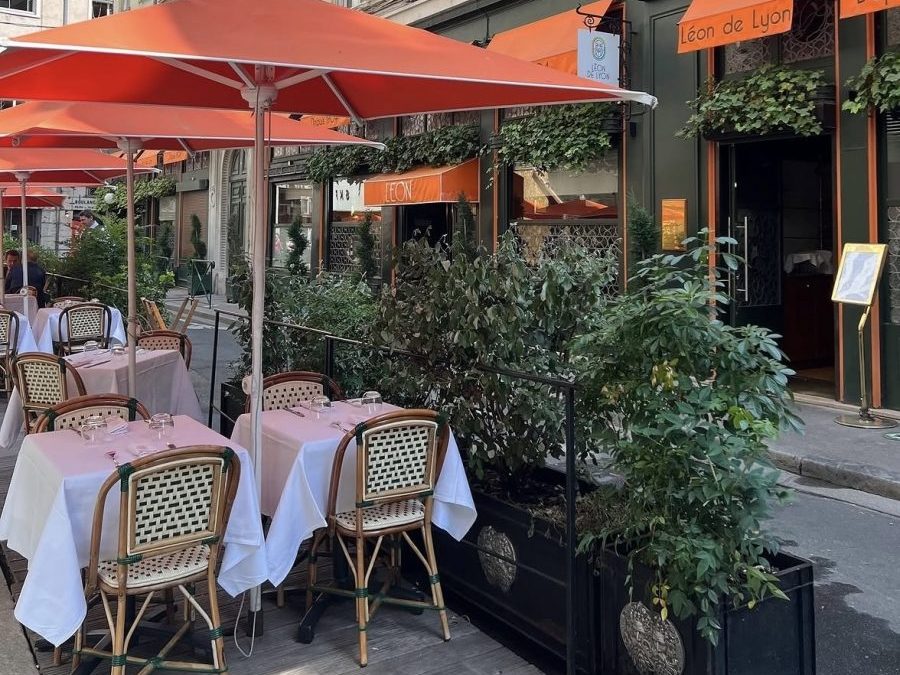 Léon de Lyon. La terrasse du restaurant fait son grand retour