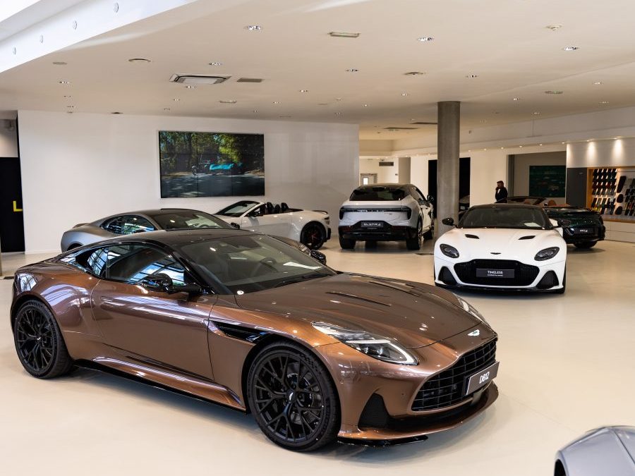Lyon. Aston Martin et Lotus voient les choses en grand