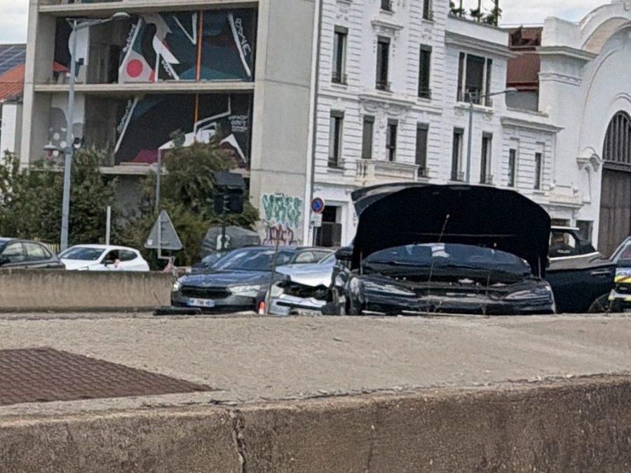 Lyon. Deux véhicules impliqués dans un gros accident à Confluence