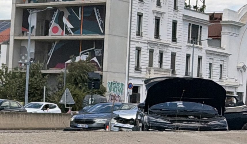 Lyon. Deux véhicules impliqués dans un gros accident à Confluence